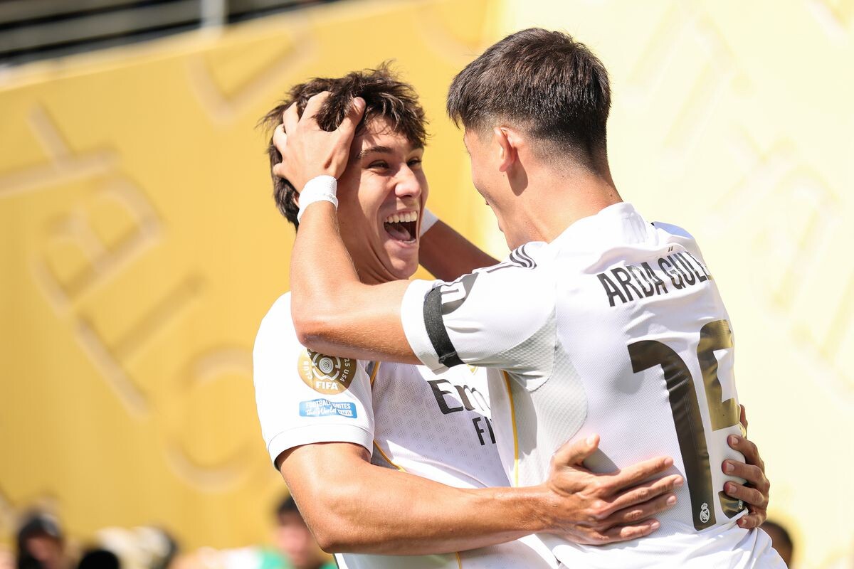 "А когда последний наш умрёт,
Закопайте прямо у ворот
На поминках разогрейте суп
Ведь мы болели за один и тот же клуб"(с) Фото: managingmadrid.com