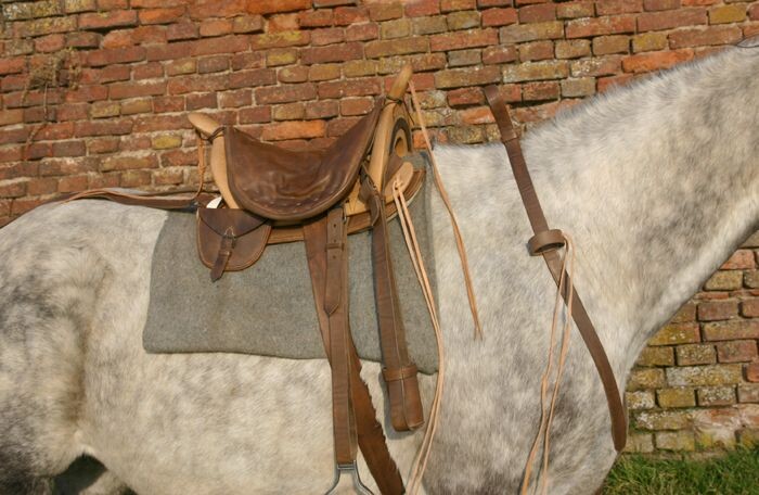 Венгерское седло с потником.