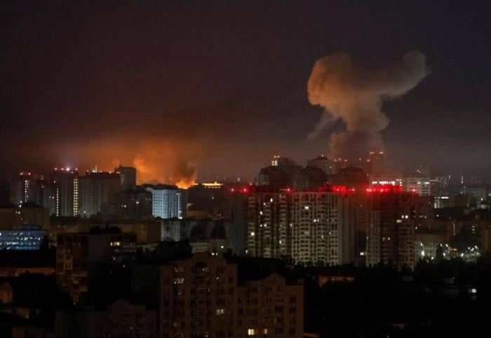 Российские войска нанесли удары по военным предприятиям Киева – город окутал плотный смог, источник Телеграм-канал Военное обозрение