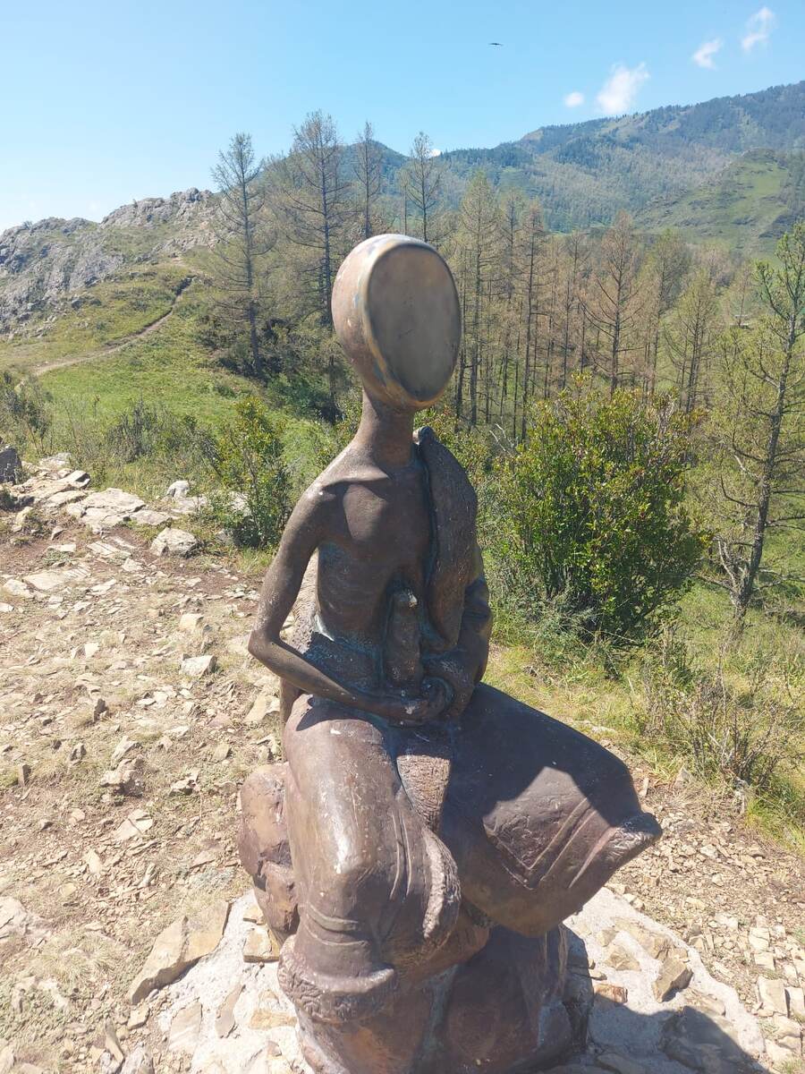 памятник суслику на Алтае