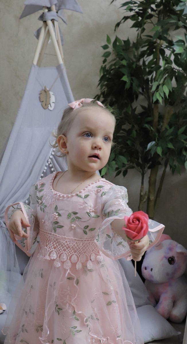 Екатерина в ожидании прекрасного принца 😊 