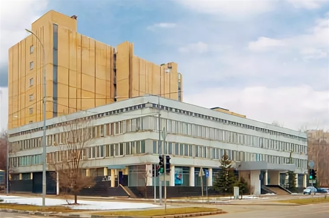 РГВА - Российский Государственный Военный Архив в г. Москве на ул. Адмирала Макарова, д. 29 (метро "Водный стадион"). Здесь хранятся архивные документы войск ЧК, ГПУ, НКВД, МГБ СССР за весь период и остальных родов войск Красной армии в так называемый "межвоенный период" (1918 - 1941 гг.), хотя войн и тогда было хоть отбавляй, и одну такую я сейчас изучаю... (фото из открытых источников)... 