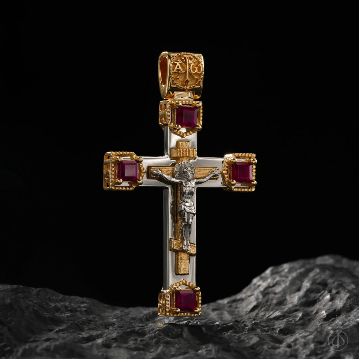 Крест из золота 750 и платины с рубинами Арт.017