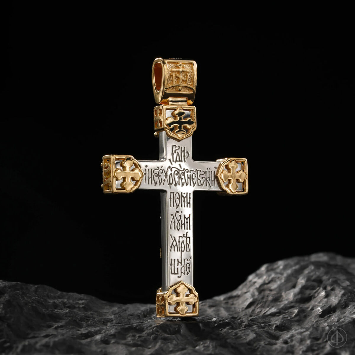 Крест из золота 750 и платины с рубинами Арт.017