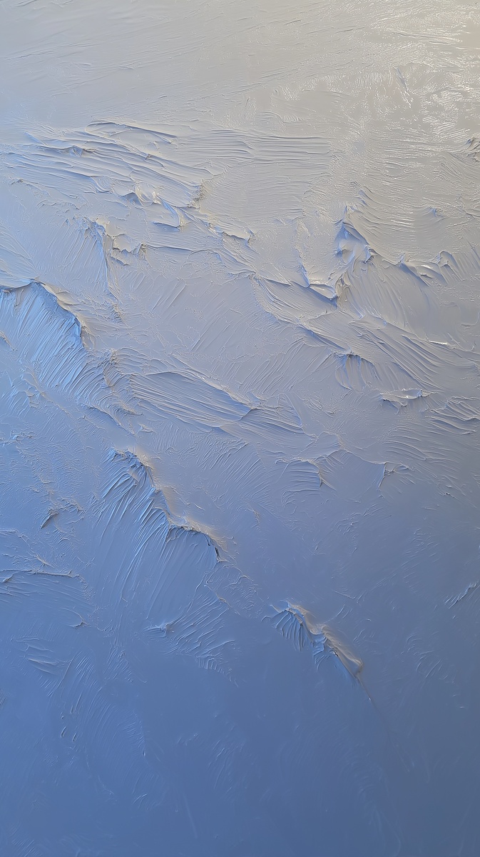 Заснеженные горные вершины