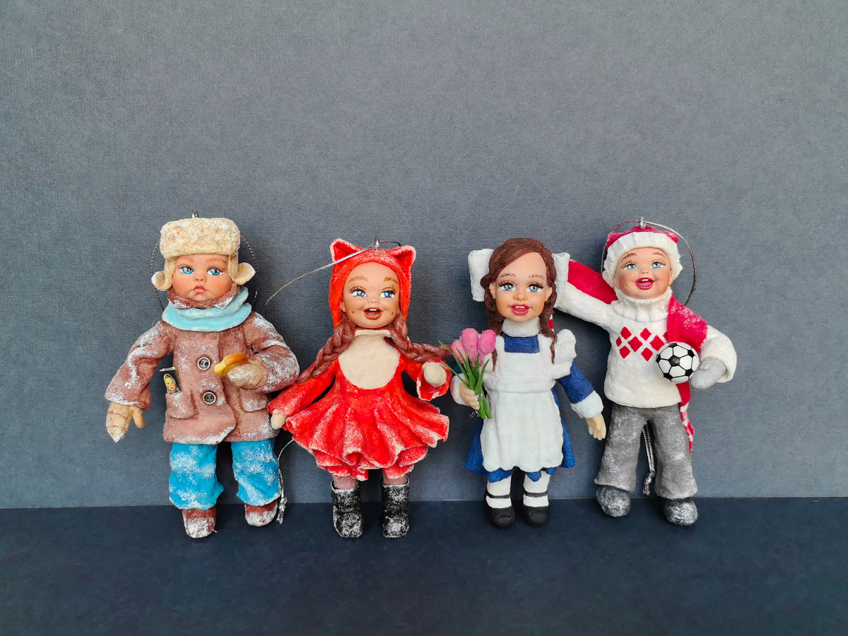 На фото все ватные игрушки выполнены мной.