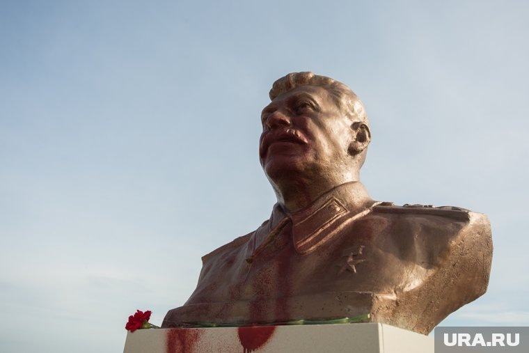 Власти Вологды высмеяли недовольных из-за памятника Сталину
