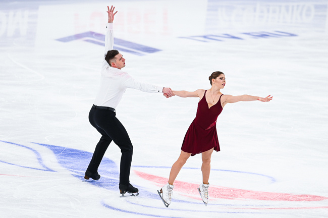 Анастасия Мишина и Александр Галлямов. Фото: ФФККР