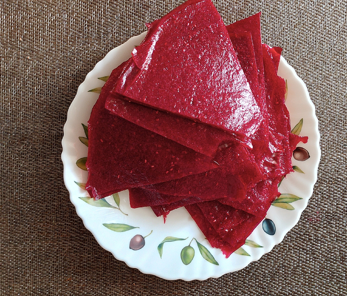 Малиново-смородиновая пастила. Из ирги покажу когда высохнет