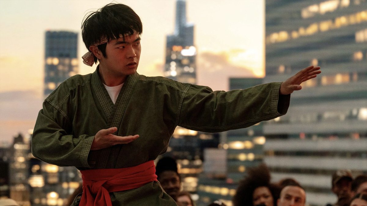 Кадр из фильма "Каратэ-пацан: Легенды"