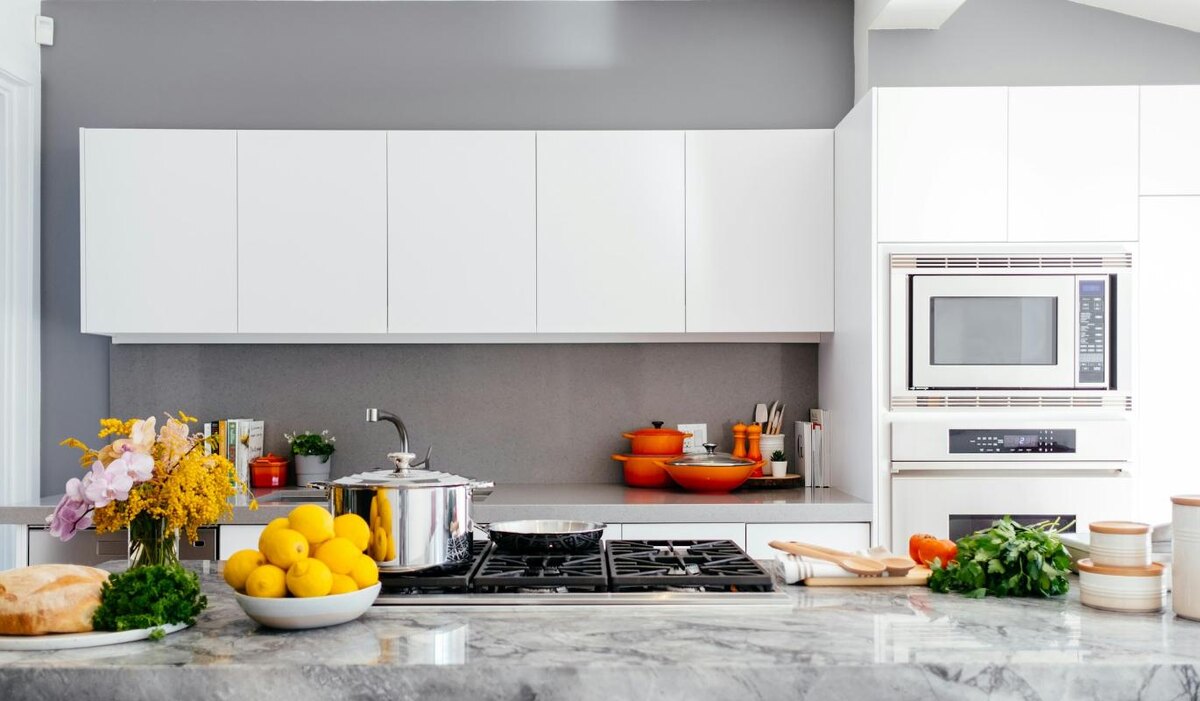     Им здесь не место: 9 предметов на кухне, которые только захламляют пространство