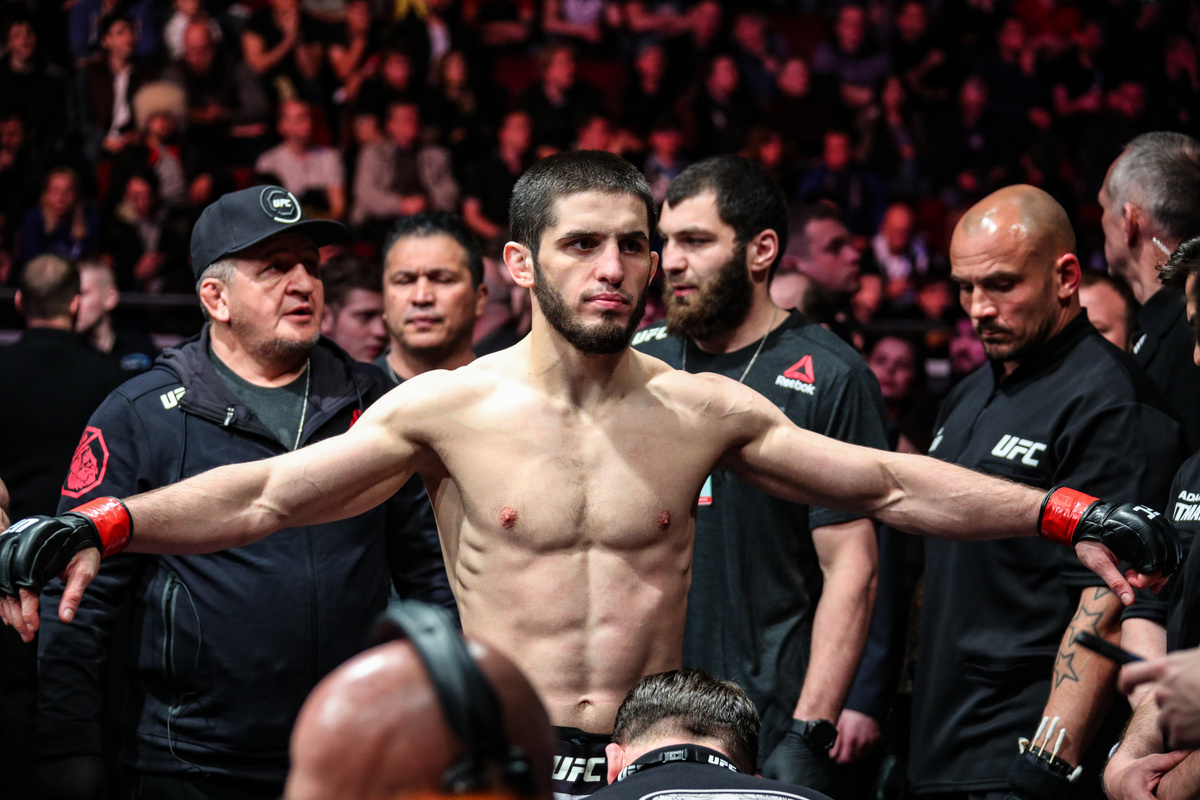 Ислам Махачев