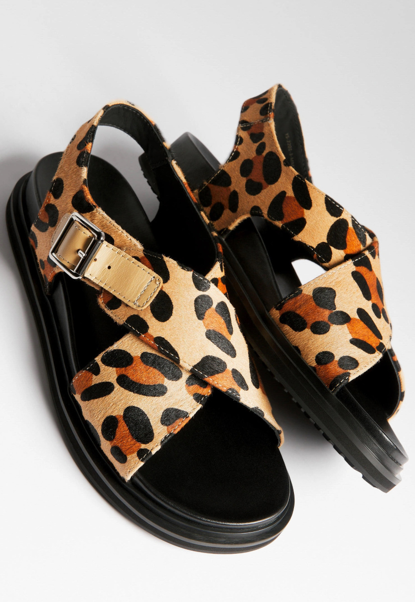 Леопардовые сандалии