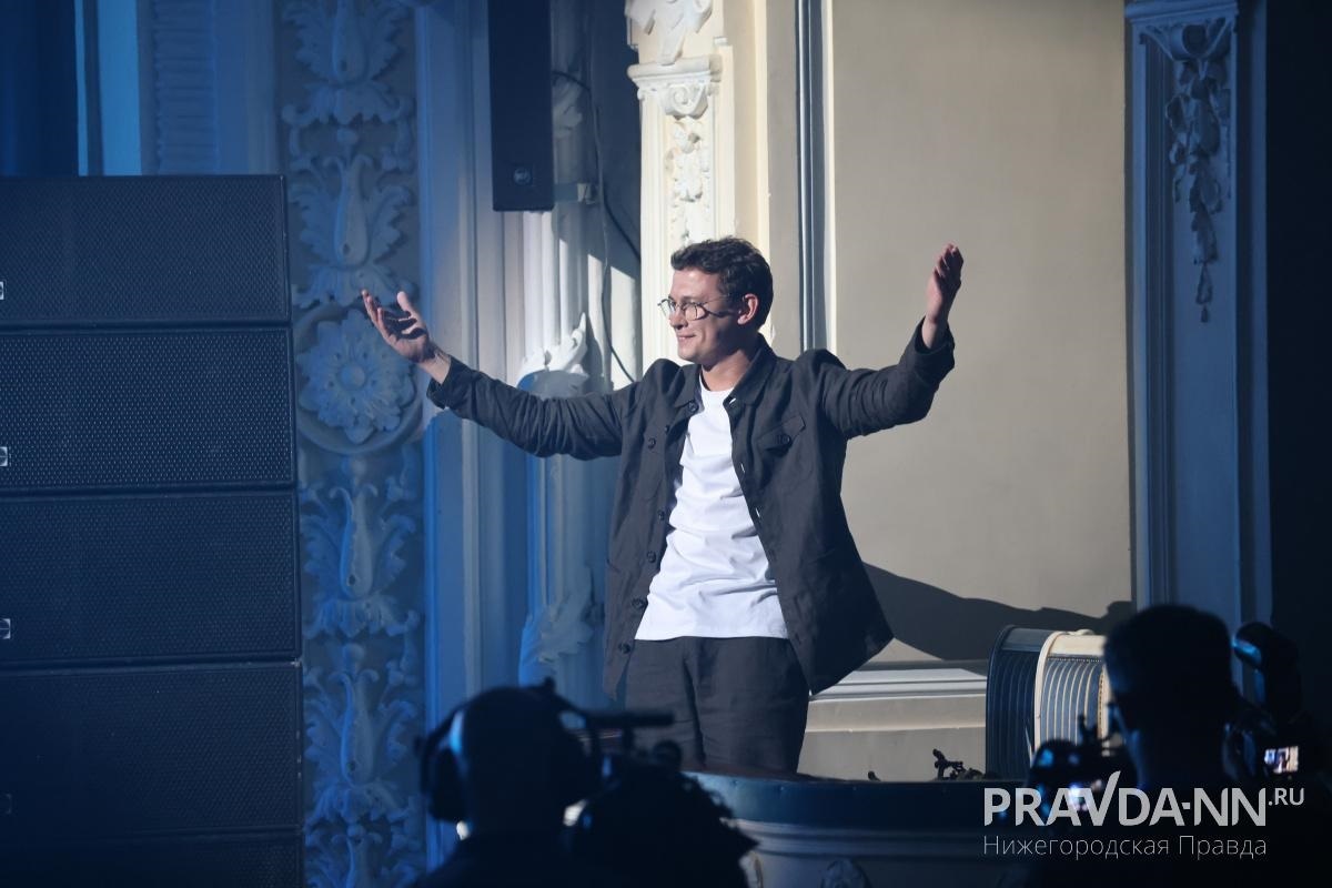    Никита Кологривый на сцене Нижегородского театра драмы