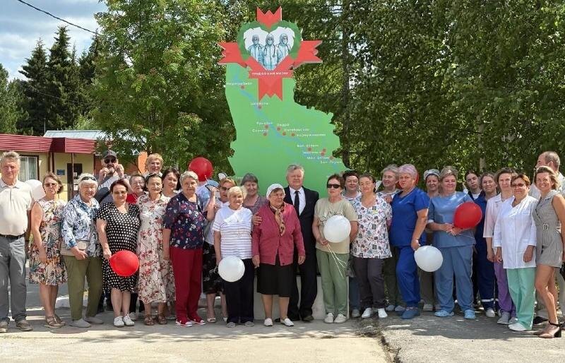    Еще один памятник медикам открыт в Югре