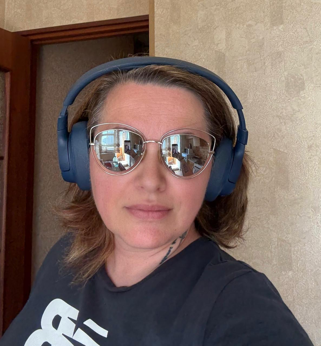 Автор и очки, подаренные подружкой сто лет назад