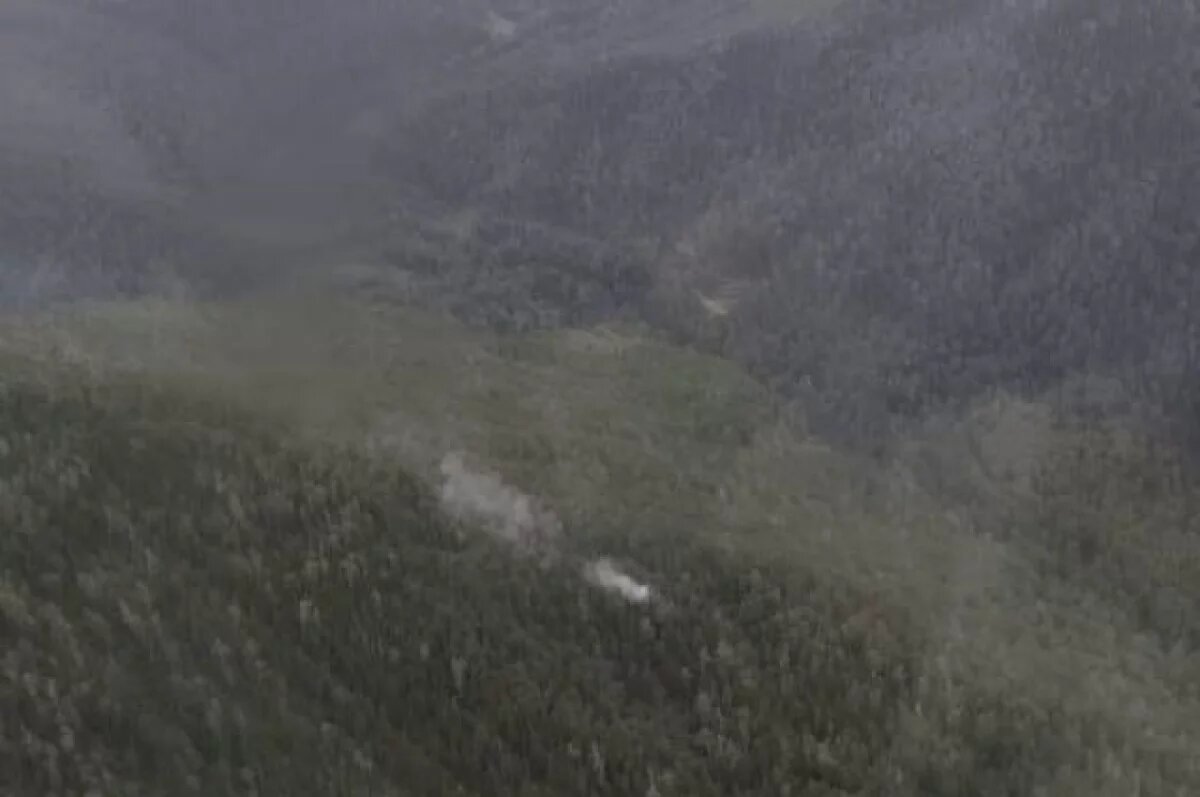    Авиапожарные тушат труднодоступный пожар в Бурятии