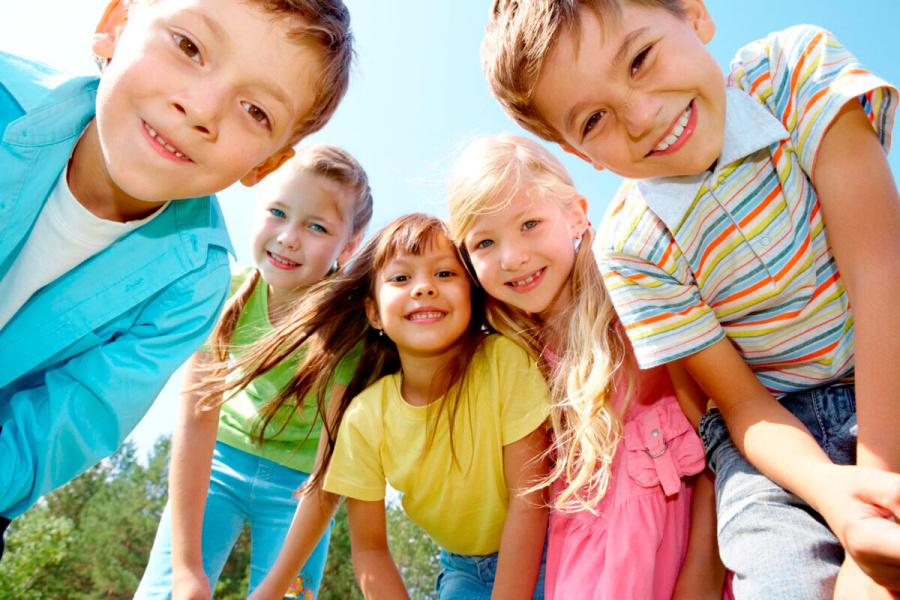     Какие города имеют статус дружественных детям и подросткам?