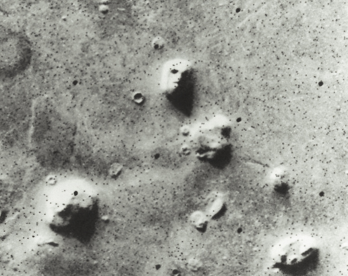 Фото станции «Викинг-1» в 1976 году