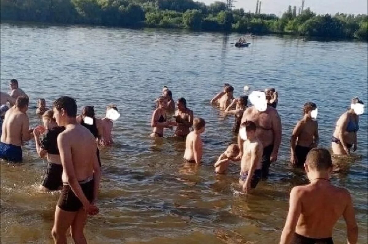    На пляже в посёлке Борьба спасли двух тонущих девочек