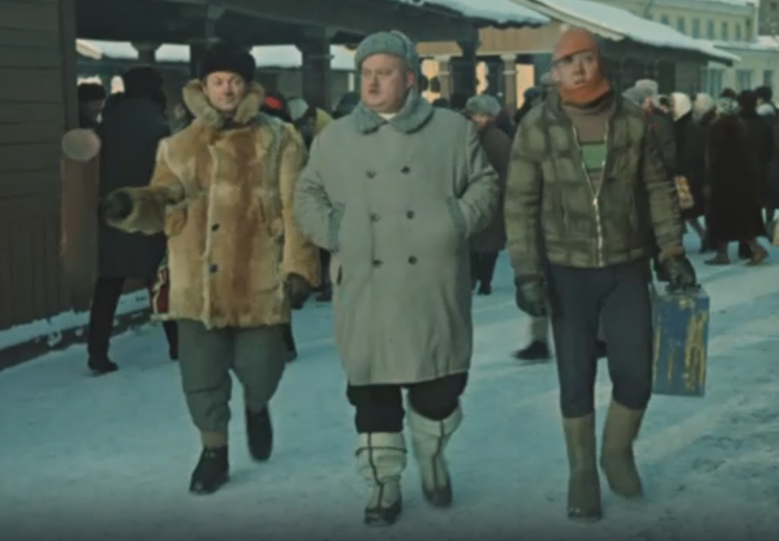 Любимая троица из СССР - Трус, Балбес и Бывалый. Кадр из комедии режиссера Леонида Гайдая "Операция «Ы» и другие приключения Шурика"