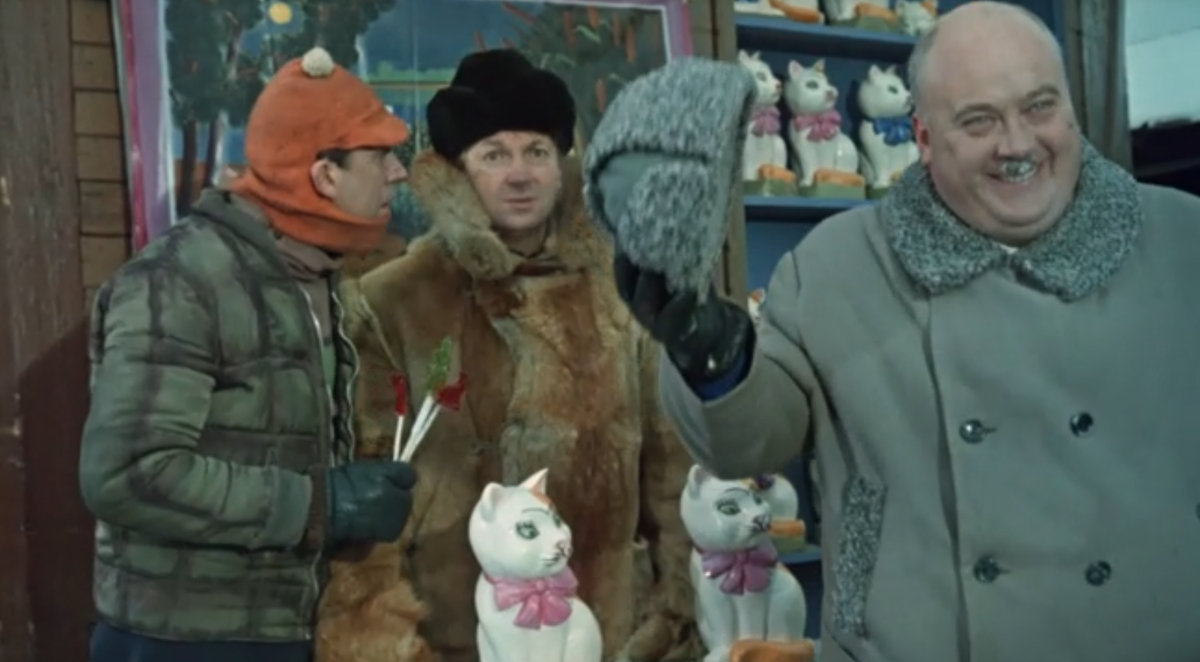 -Здрасте...Кадр из комедии Леонида Гайдая "Операция «Ы» и другие приключения Шурика"