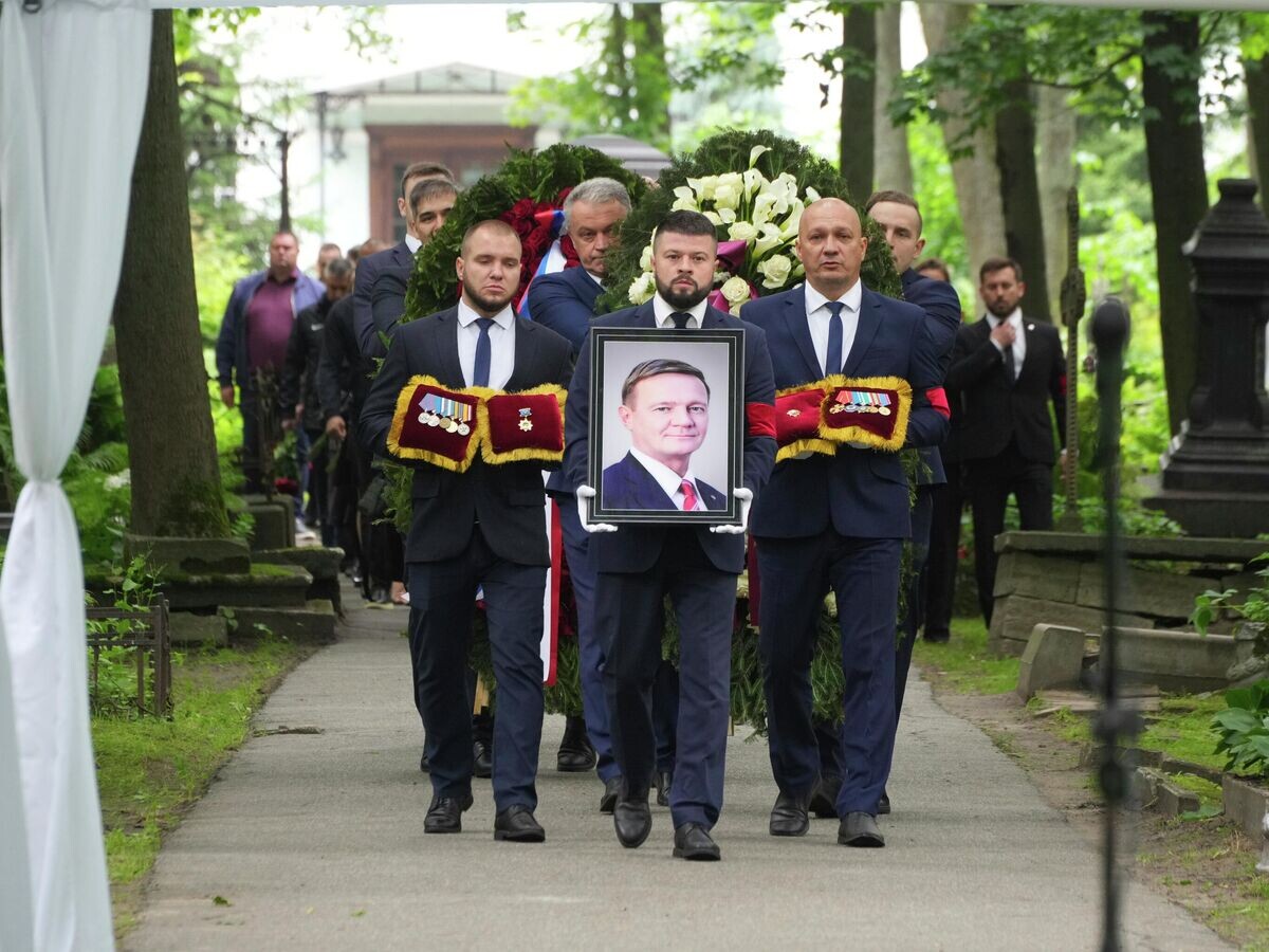    Похороны Романа Старовойта© AP Photo / Dmitri Lovetsky