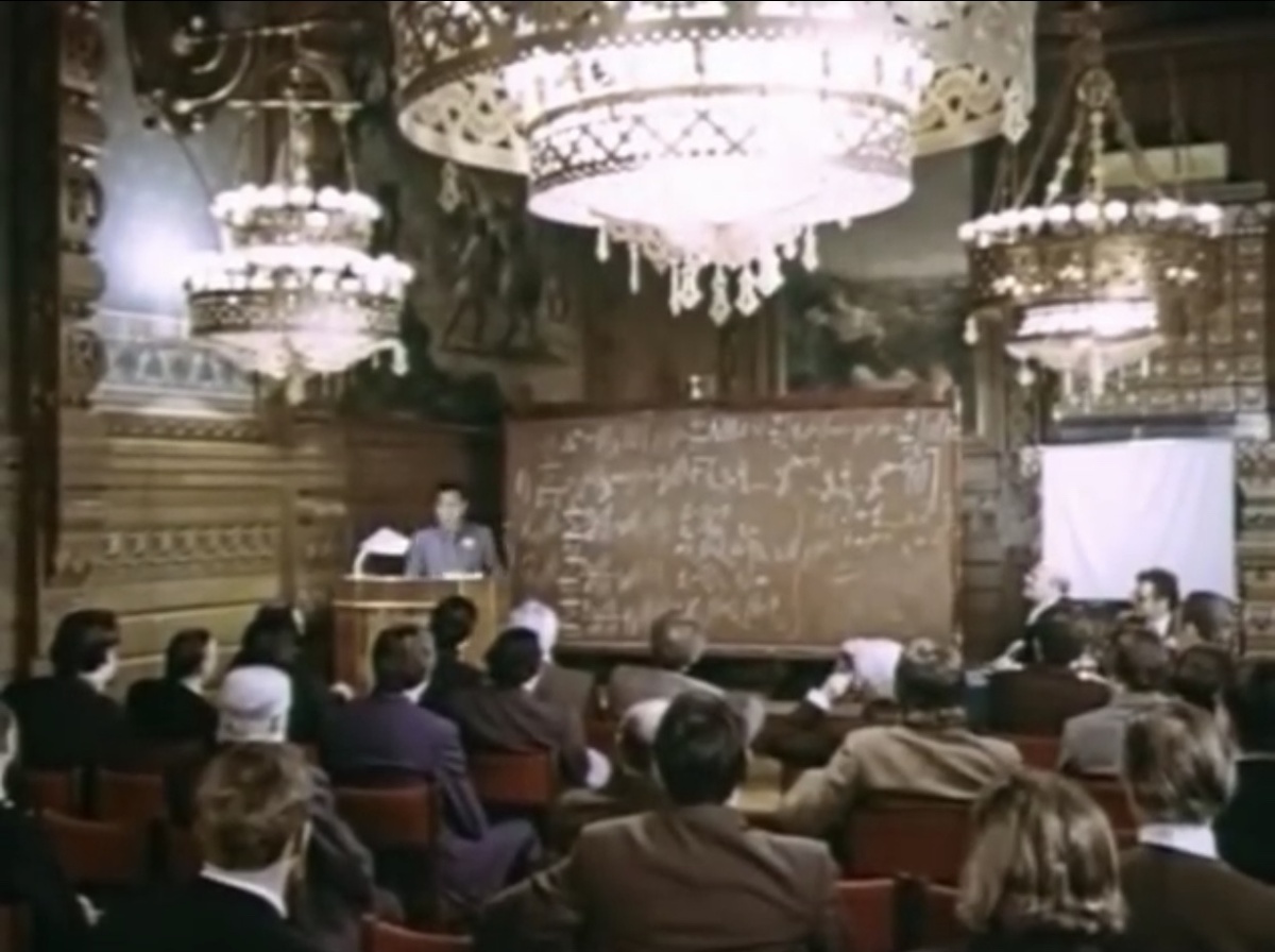 Научный доклад. Кадр из фильма "Однофамилец"