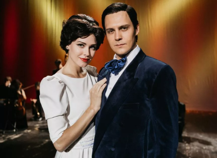 Актриса из Магомаева нас осудила всех.