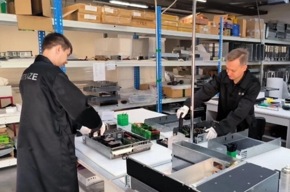    Омский ноутбук на российском процессоре представили в Екатеринбурге