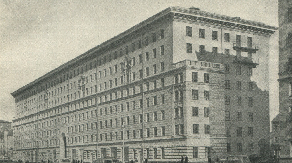    Забытые амбиции СССР: вертолётные площадки на крышах сталинок