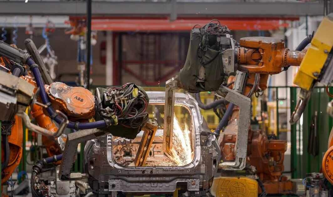   Сварка кузовов на заводе «Москвич»