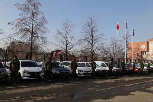 Если в 2024 году передача военным конфискованных машин в России проходила ни шатко ни валко, то в нынешнем процесс набрал серьезные обороты: автомобили злостных нарушителей передают в торжественной обстановке