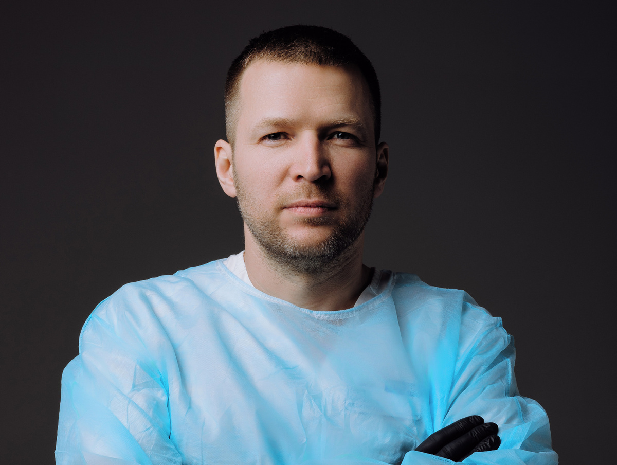 Сергей Анатольевич ведёт приём в филиале на Есенина, 110. 