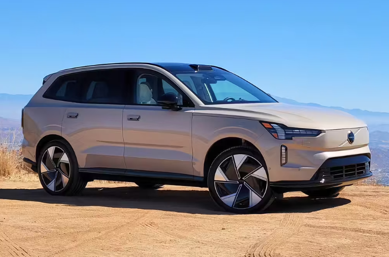 Volvo EX90 2025. Флагманский электрокроссовер, где безопасность встречает технологии