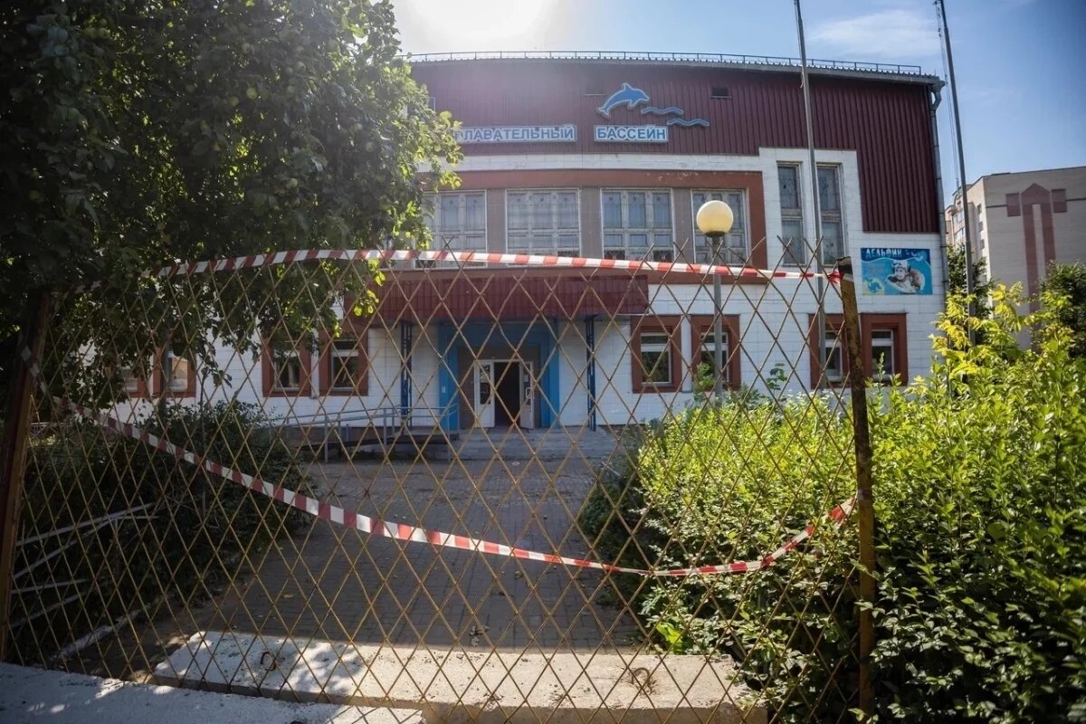    Темпы ремонта смоленского бассейна «Дельфин» потребовали ускорить