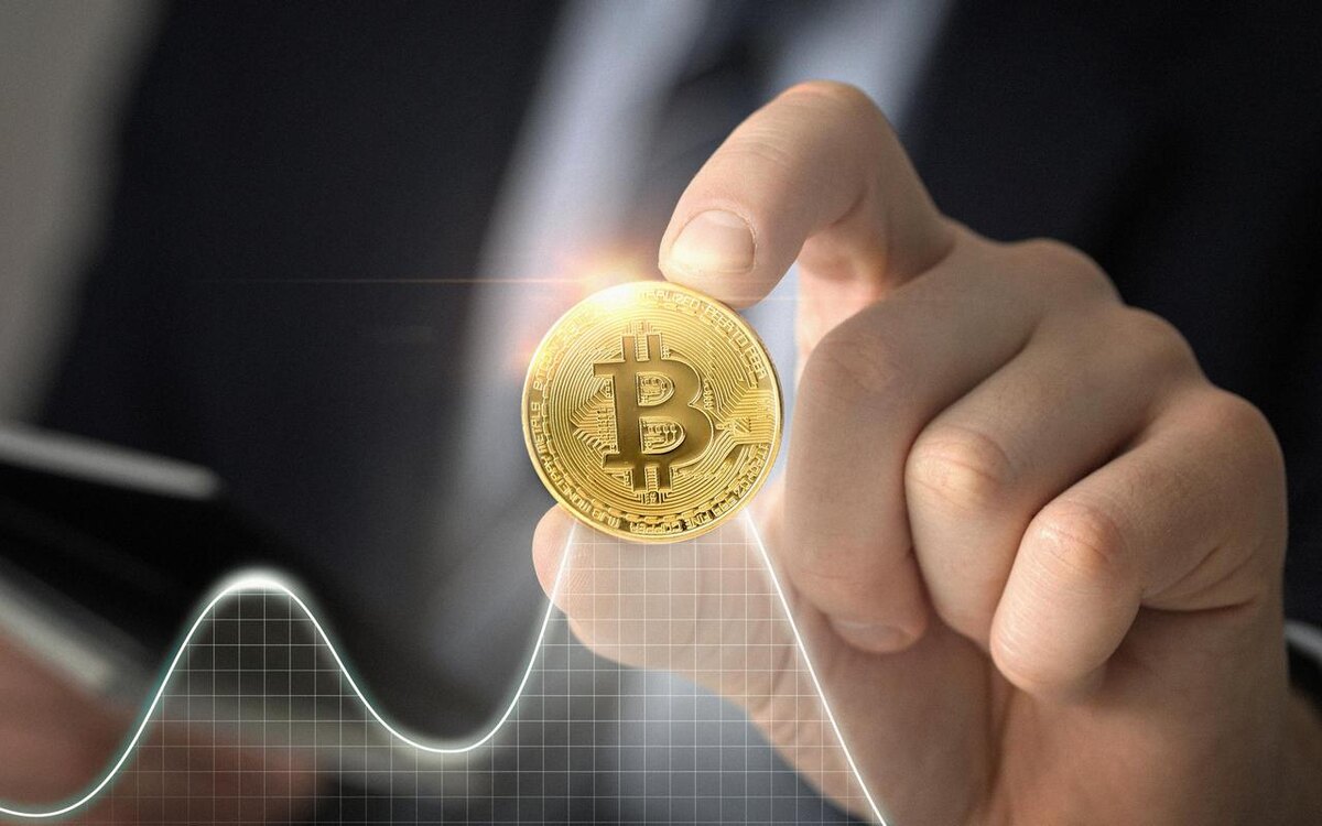    Биткоин обновил исторический максимум: стоимость превысила 118 000 долларов Фото – ru.freepik.com