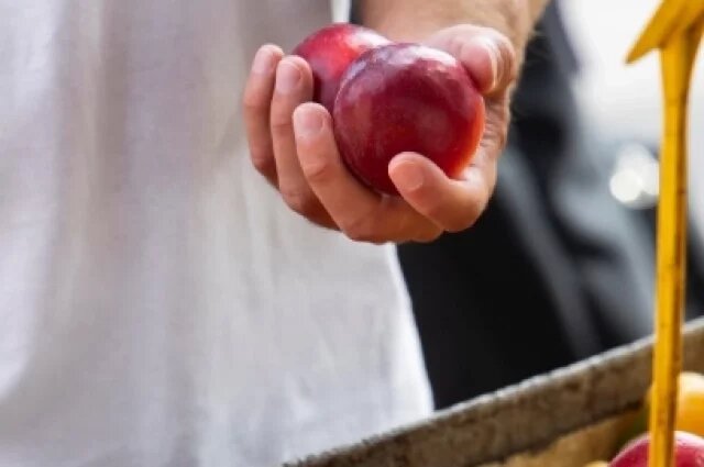    Как правильно выбирать фрукты и овощи летом?