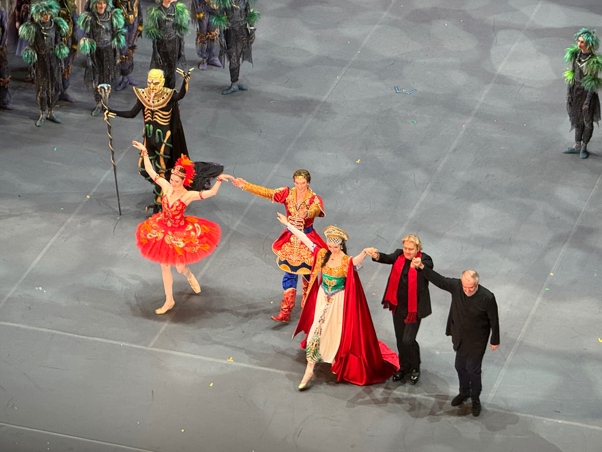 Жар-Птица — Алёна Ковалёва. Иван-царевич — Артемий Беляков. Царевна-краса — Василиса Дерендяева. Кощей — Никита Еликаров. Дирижёр — Валерий Гергиев. Балетмейстер-постановщик — Андрис Лиепа.