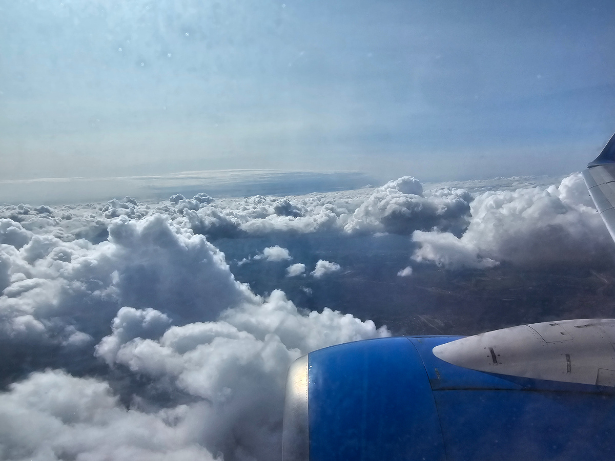 Обязательный вид из иллюминатора