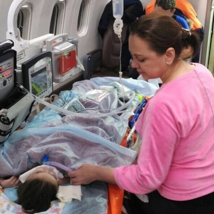 Осенью 2016 года бортом МЧС Катю доставили в Москву.