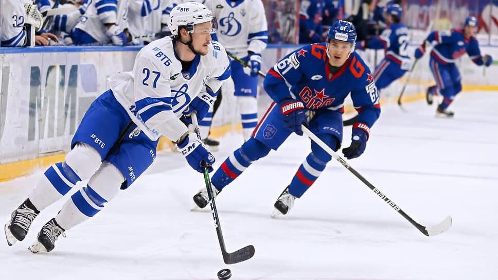 Игрок команды «Динамо М» Бреннан Менелл (слева) во время матча..📷Фото: Валентина Певцова / Коммерсантъ