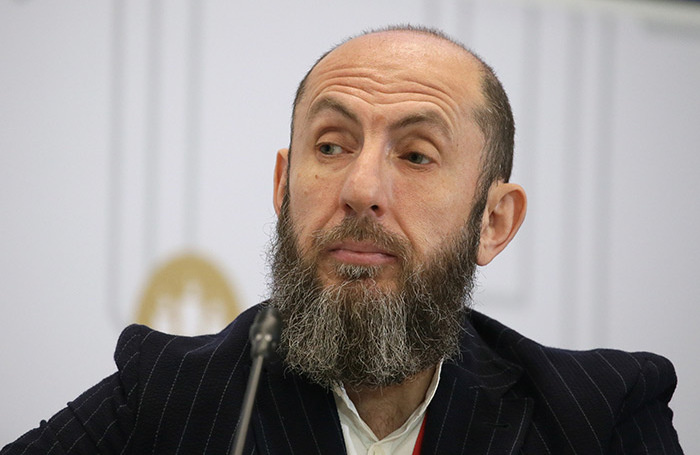 Источник https://cdn.bfm.ru/news/photopreviewextralarge/2021/10/27/kehman.jpg