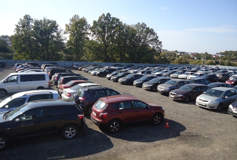 В России предложили ввести беспрецедентные меры воздействия на владельцев «старых» автомобилей. Что нового придумали