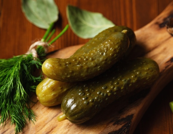 Горчица творит чудеса: огурцы хрустят так, словно только с грядки — и никакой стерилизации