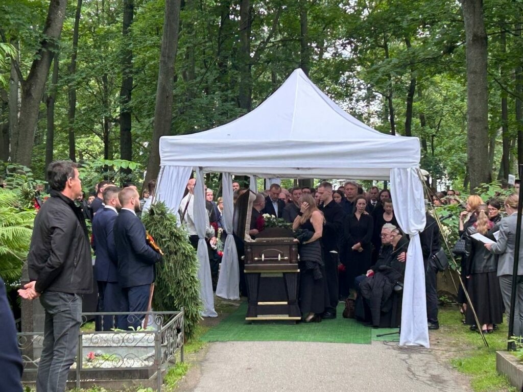     Фото: Петроград/Клава Назарова
📷    Фото: Петроград/Клава Назарова
