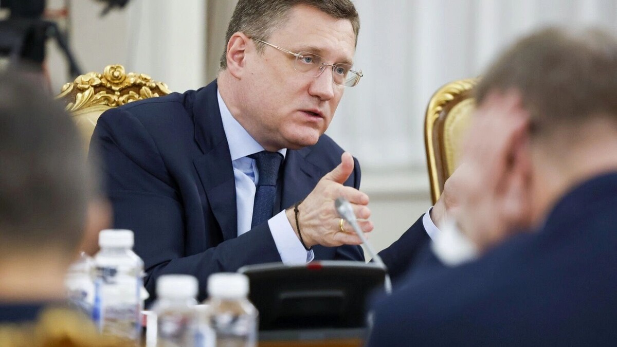 Ожидалось, что вице-премьер РФ Александр Новак во время оперативного совещания с вице-премьерами предложит беспрецедентную меру: запрет на экспорт бензина для производителей. Фото: Дмитрий Астахов/POOL. POOL/ТАСС
