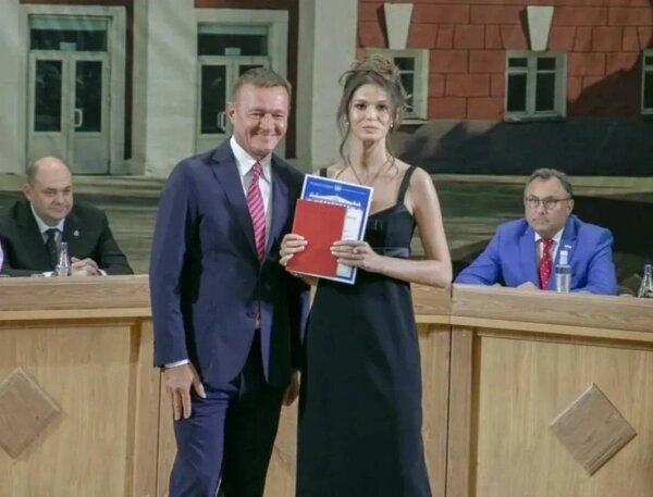 Роман Старовойт и Полина. Фото: VK / КГМУ Курск