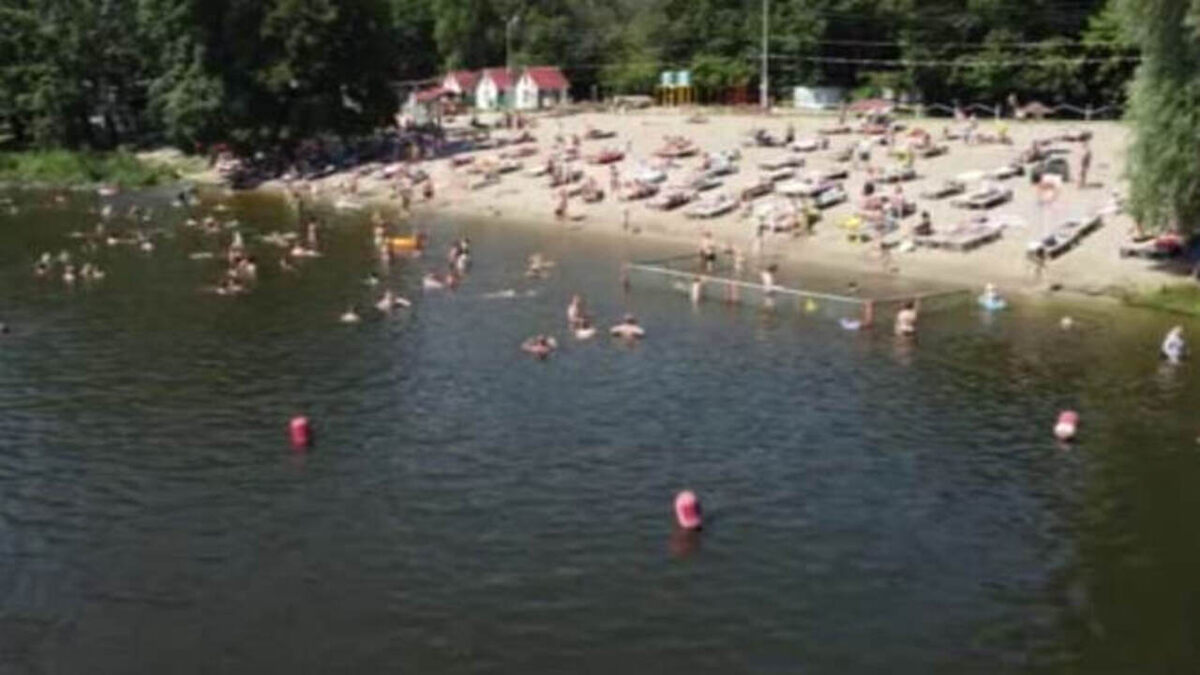    Куряне спасаются от аномальной жары