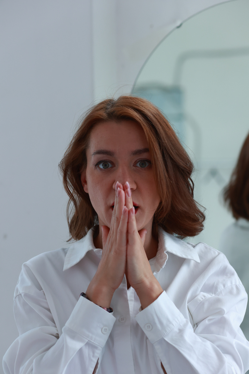 подавление эмоций таких как обида и страх могут быть причиной частых простуд, ангин и осипшего голоса, а также свидетельствовать о наличии в данный период жизни горлового блока